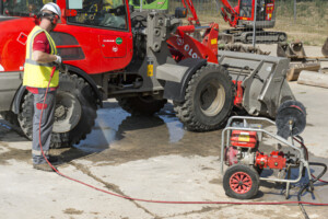 Tractor Loxam con certificación ISO