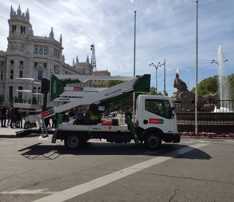 Alquiler De Plataforma Sobre Camión 18m