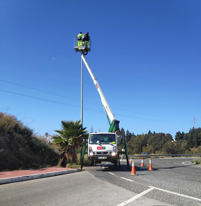 Alquiler De Plataforma Sobre Camión 18m
